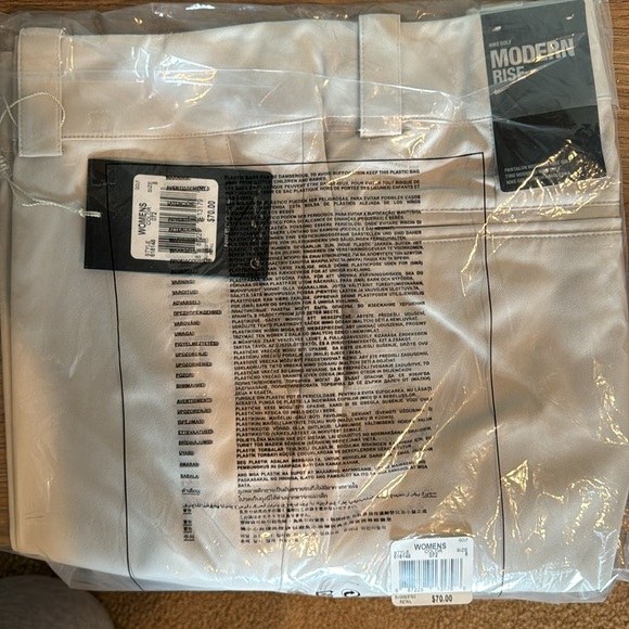 NWT Nike Golf Short - Modern Rise Khaki 8 - Picture 2 of 2